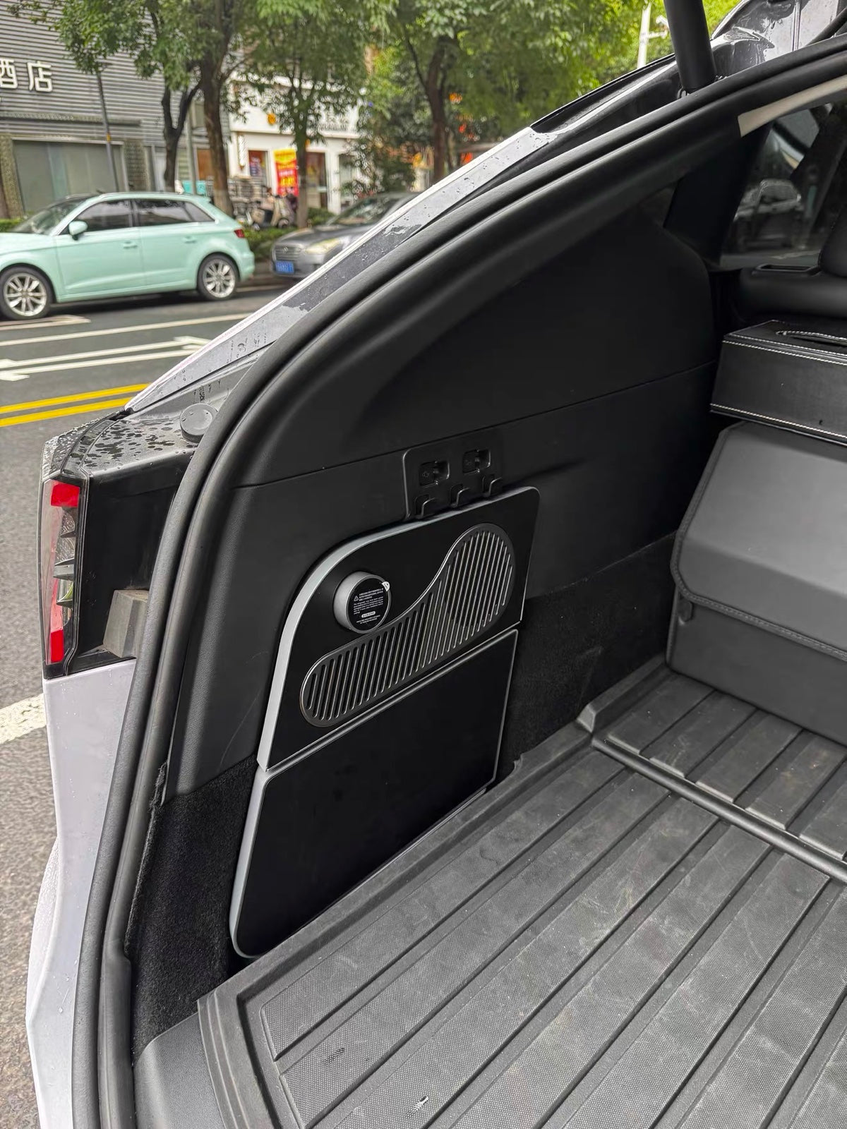Tailgate open, panel flush with the trim