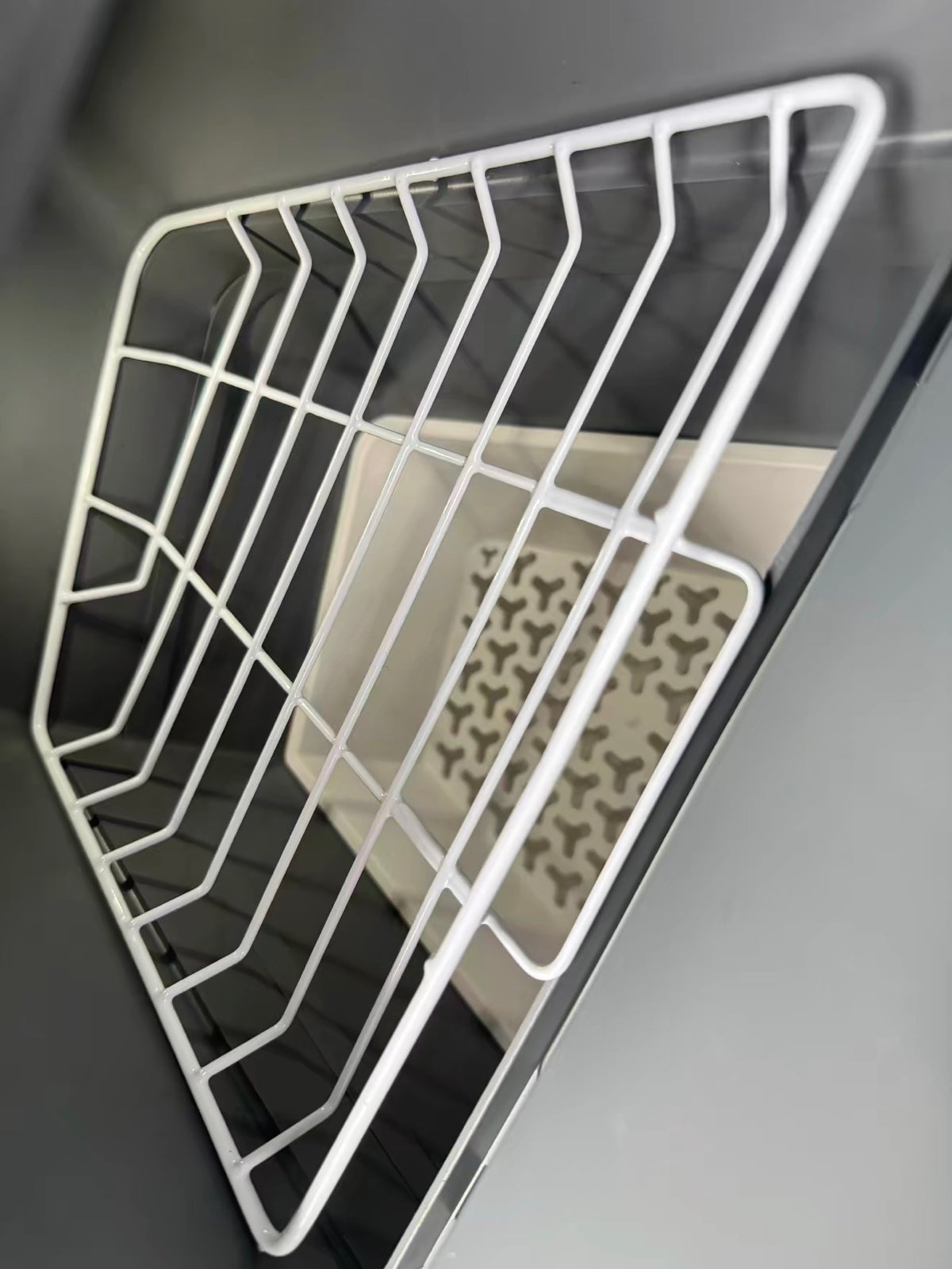 The coated wire rack, removed for cleaning